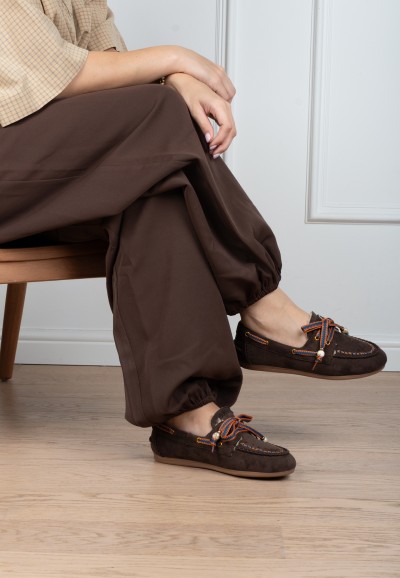 Detail van de POSH by Poelman MELODY dames loafers tijdens het dragen