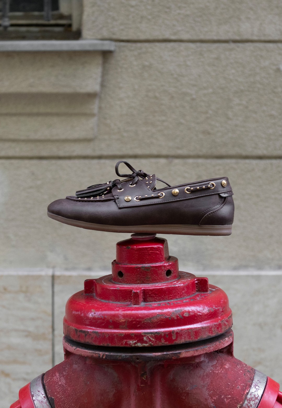 POSH by Poelman SHARON dames loafers in donkerbruin met gouden details en kwastjes
