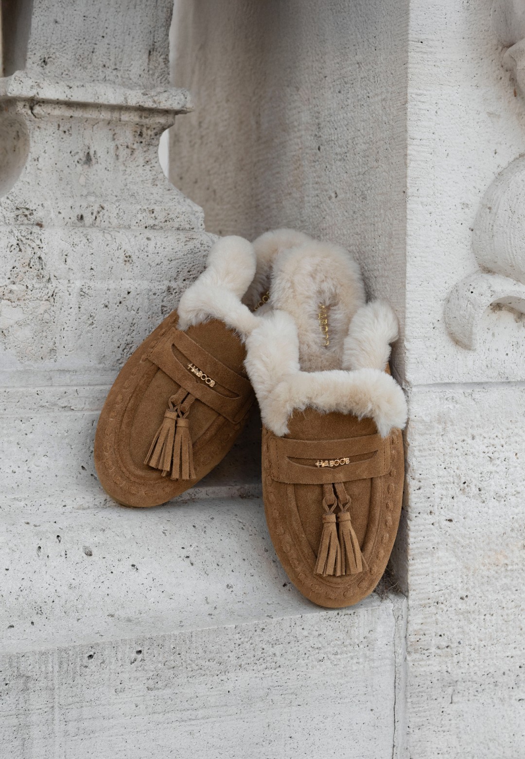 Haboob JOLIE bruine suède instapper met zachte voering en tassel details