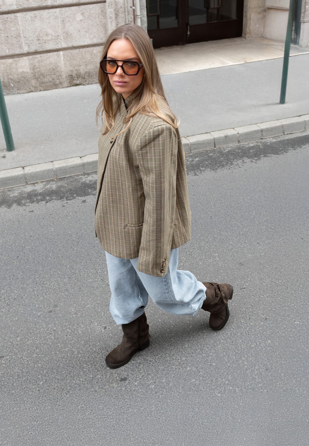 POSH by Poelman SHANTI brown women’s boots casually styled with jeans and a blazer