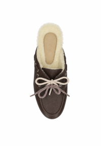 Korte lichtbeige veters van 53 cm gestyled in bruine Poelman loafer
