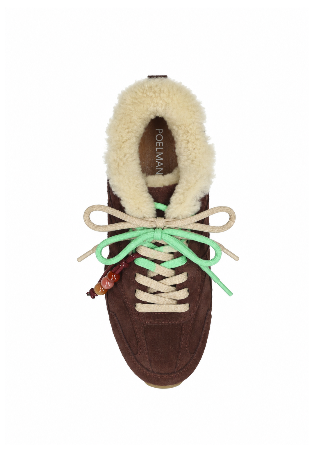 Bruine Poelman sneaker met middelgroene en beige veters en decoratieve kralen.