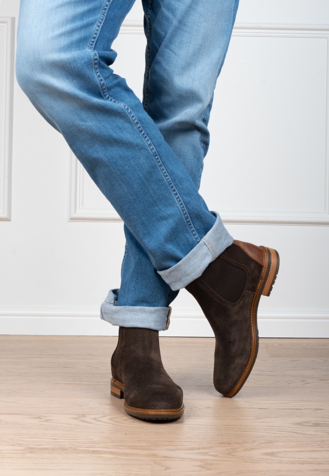Poelman JONI brown suede men’s Chelsea boots worn with jeans