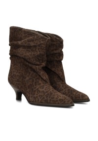 HABOOB JUNA Damenstiefel mit braunem Leopardenmuster, gerafftem Schaft, spitzer Kappe und Kitten Heel.